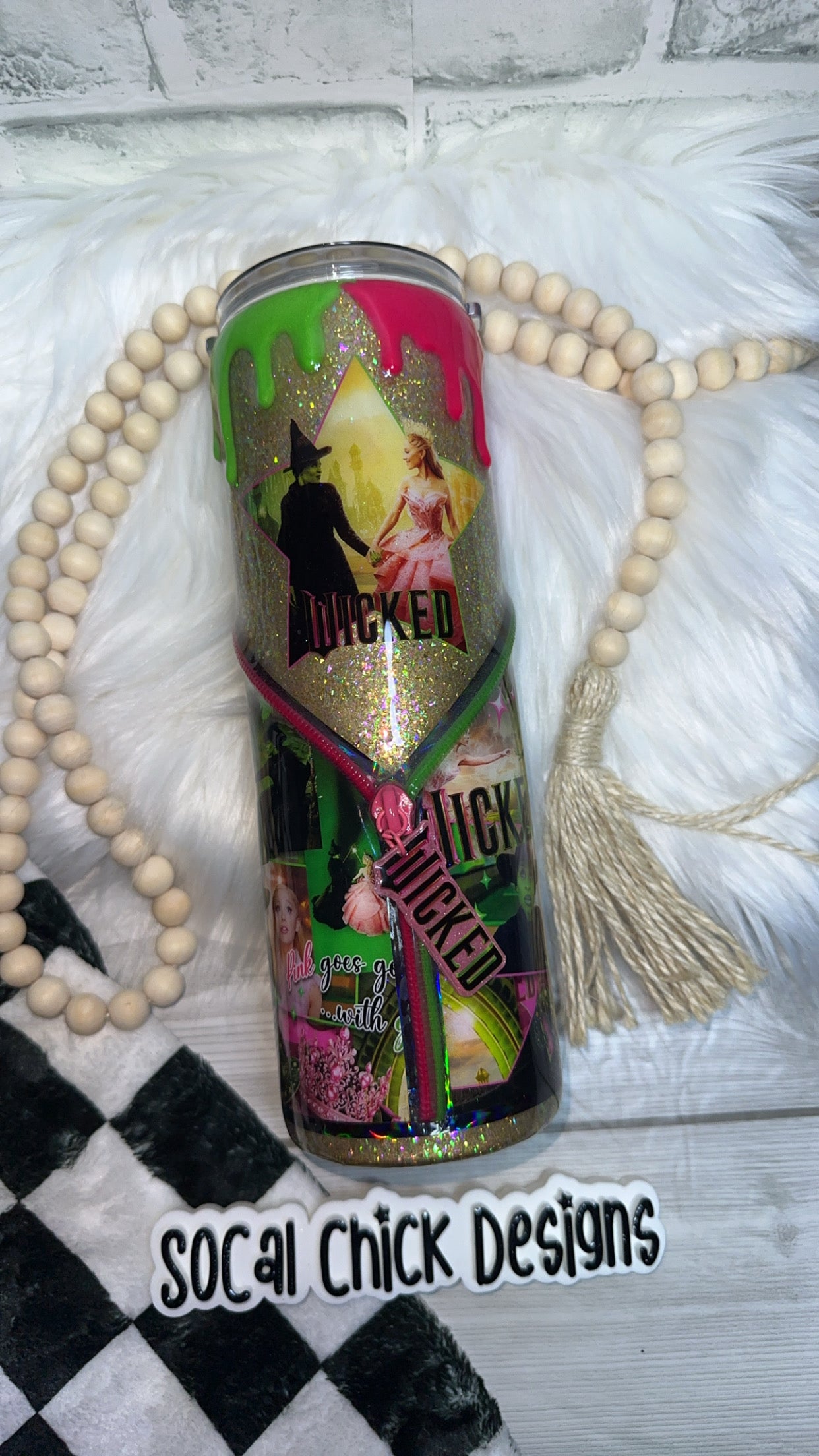RTS {Wicked Zipper & Charm with Pink/Green Drip} 30oz Skinny