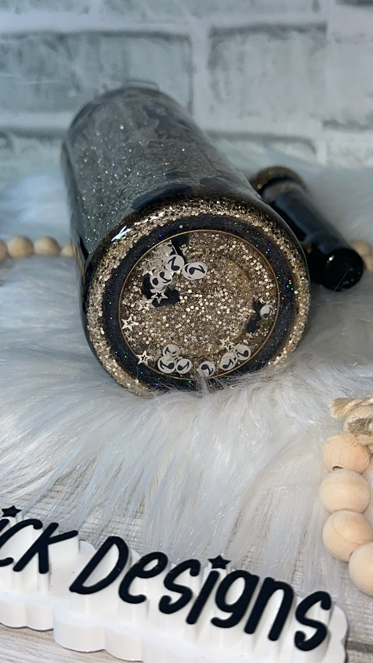 RTS {Jess M w Microphone Handle & SnowGlobe Bottom} 24oz Skinny
