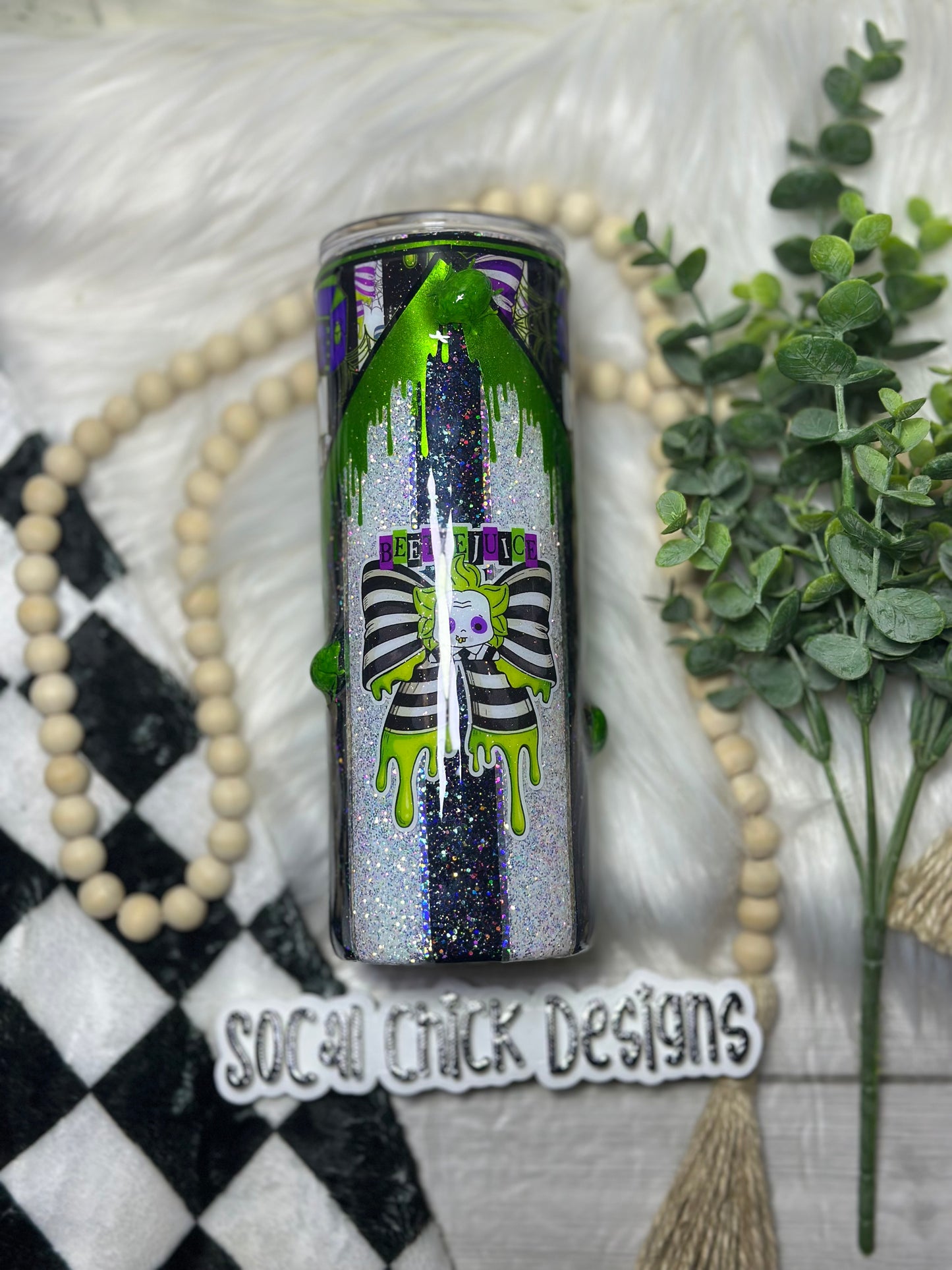 RTS {Beetle Bows with 3D Beetles with Snow Globe Bottom} 24oz Skinny