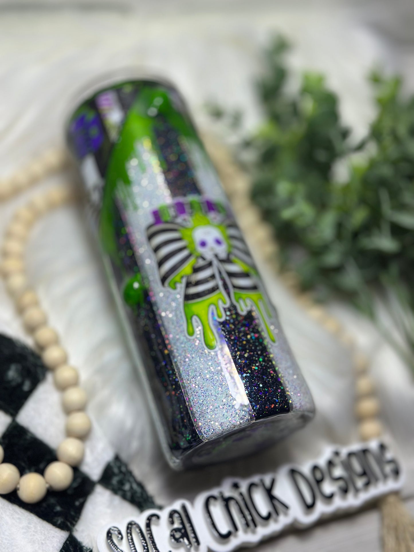 RTS {Beetle Bows with 3D Beetles with Snow Globe Bottom} 24oz Skinny
