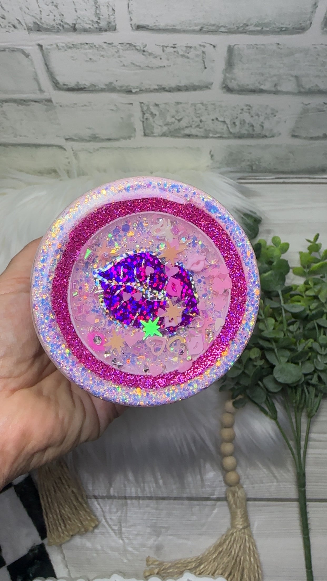 RTS {MarilynM w Zipper, Charm and Snow Globe Bottom} 32oz Skinny