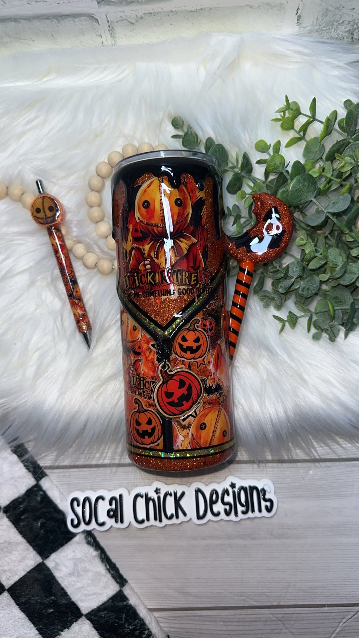 RTS {Trick R Treat- Pumpkin S with Zipper, Charm, Sucker Handle, Snow Globe Bottom and Drip} 24oz Skinny