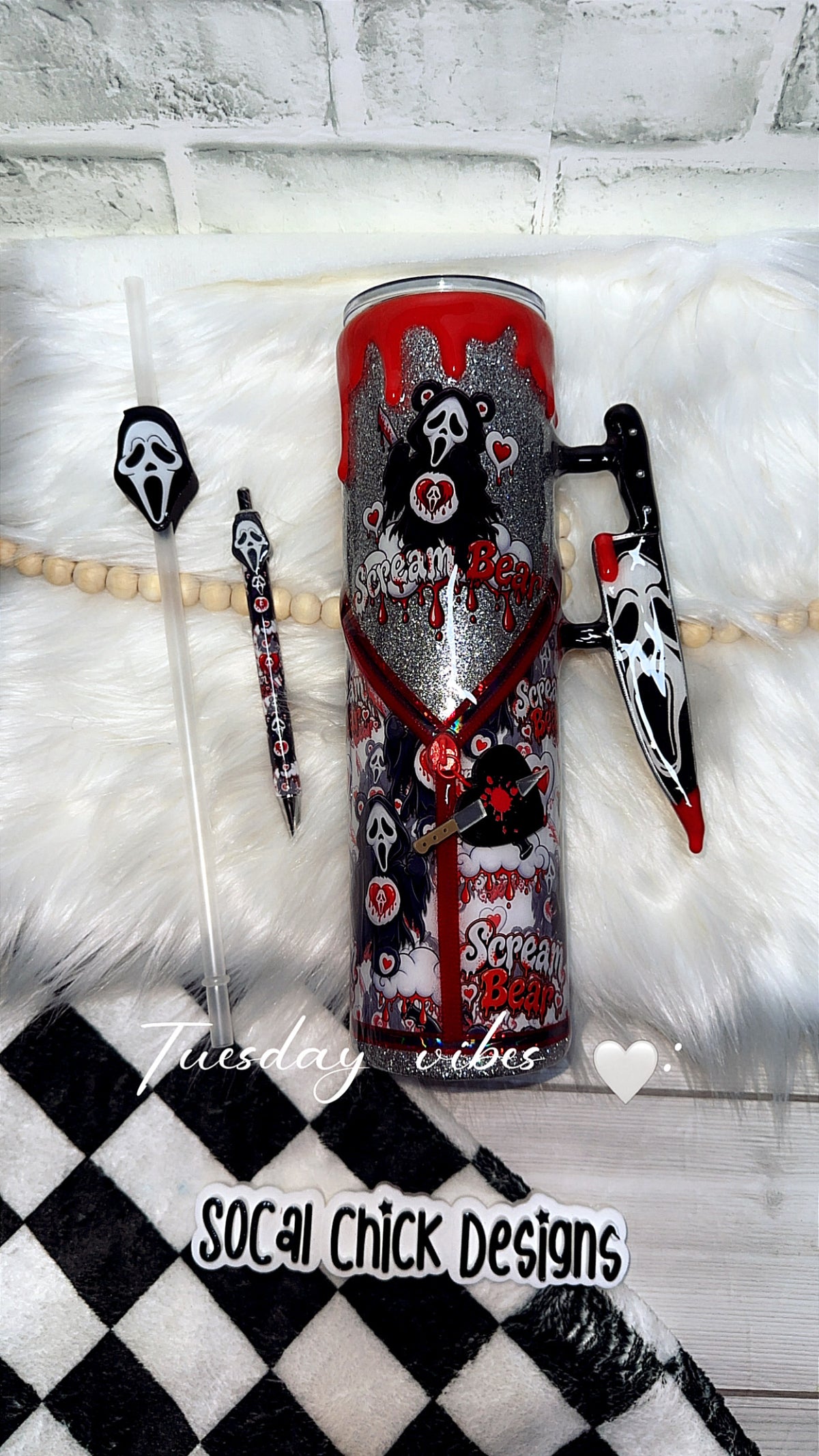 RTS {Scream Bear, Zipper & Charm, Knife Handle, SnowGlobe Bottom & Drip} 32oz Skinny