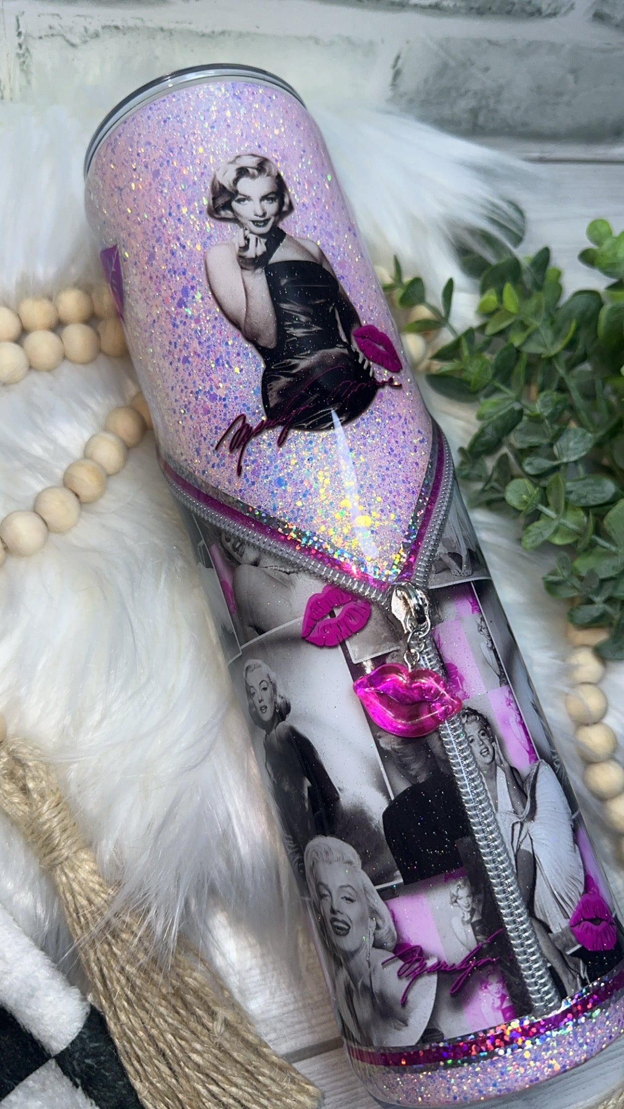 RTS {MarilynM w Zipper, Charm and Snow Globe Bottom} 32oz Skinny