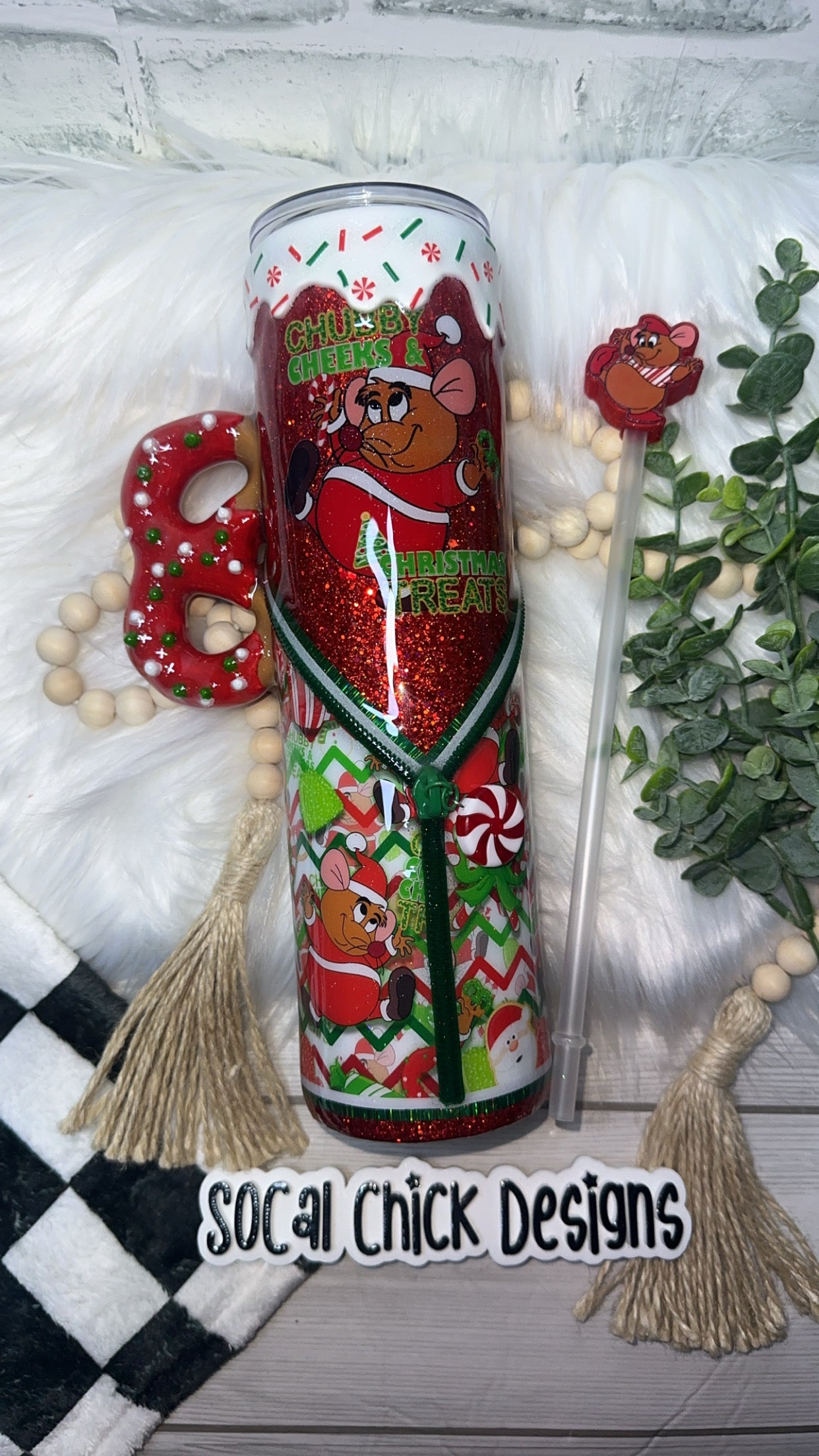 RTS {Chubby Cheeks & Christmas Treats with Pretzel Handle & Snow Globe Bottom} 32oz Skinny