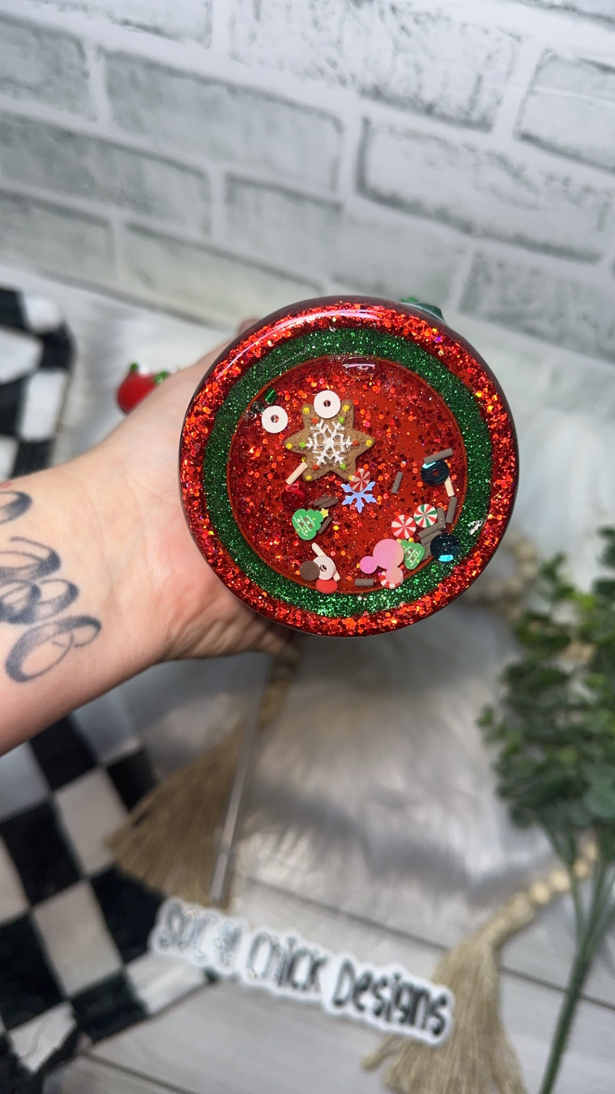 RTS {Chubby Cheeks & Christmas Treats with Pretzel Handle & Snow Globe Bottom} 32oz Skinny