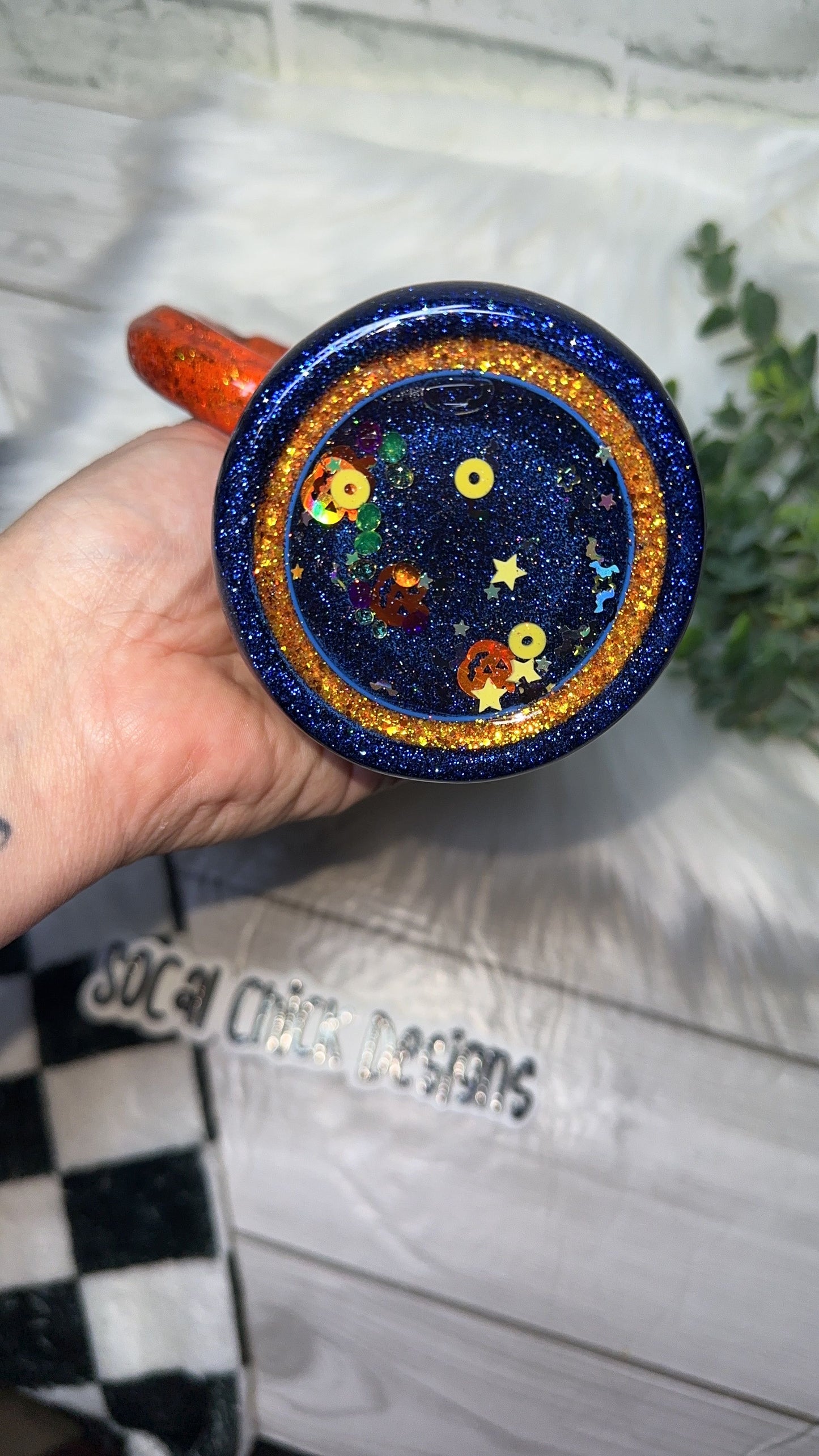 RTS {The Great Pumpkin with Pumpkin Handle & SnowGlobe Bottom} 24oz Skinny