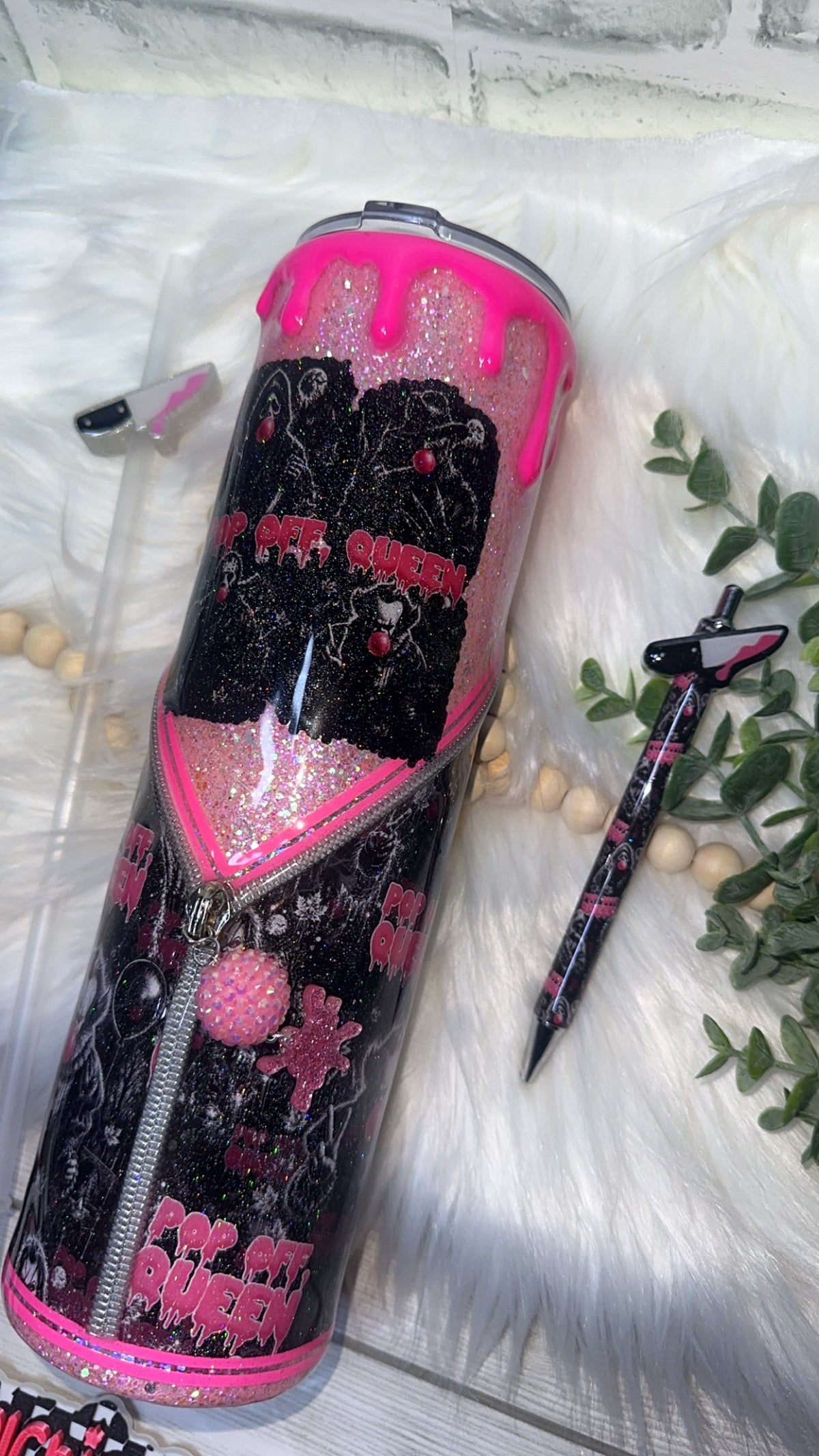RTS {Pop Off Queen Horror with Zipper, Charm, SnowGlobe Bottom & Drip & Matching  Pen} 32oz Skinny